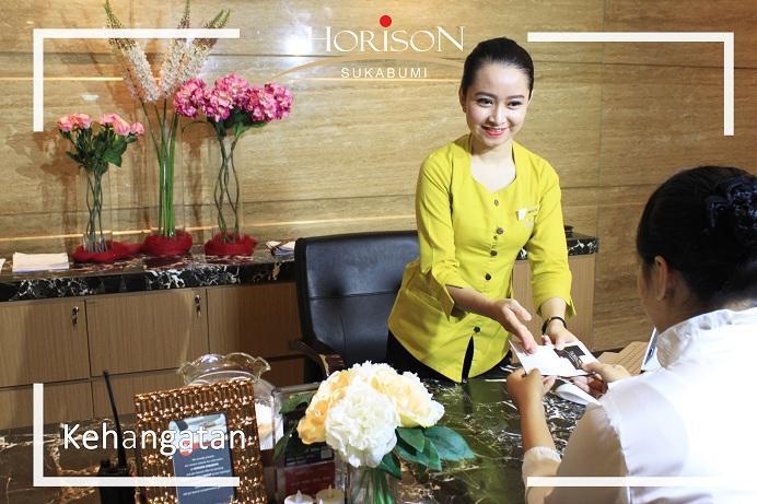 苏卡布米地平线酒店 苏加武眉 外观 照片